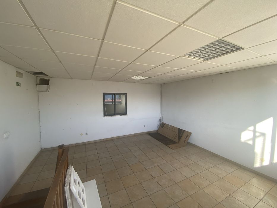 Pavilhão industrial na Moita, Marinha Grande