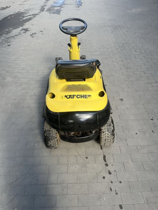 Zamiatarka samojezdna karcher 1000t