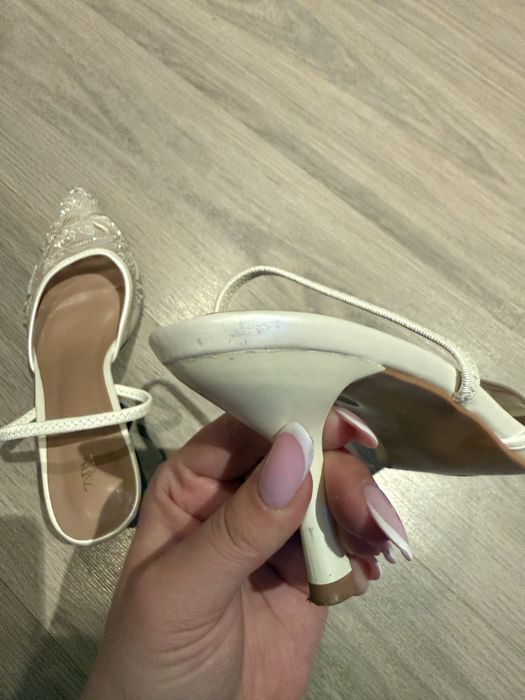 Туфлі з вишивкою ZARA