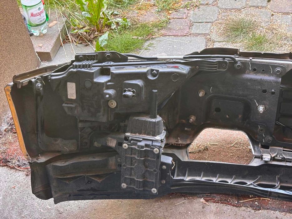Przedni zderzak Ford F-150 2021–2023 – kompletny, chromowany
