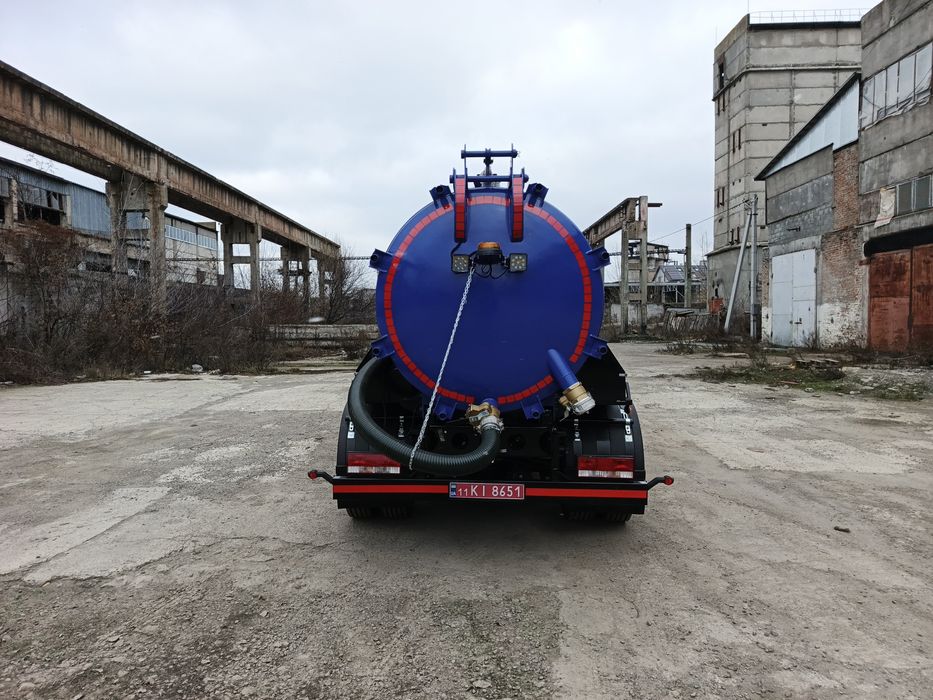 Вакумний автомобіль,асенізатор,мулосос,вакумний