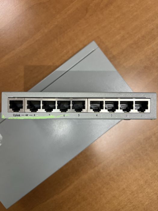AT FS708LE ethernet switch свич комутатор