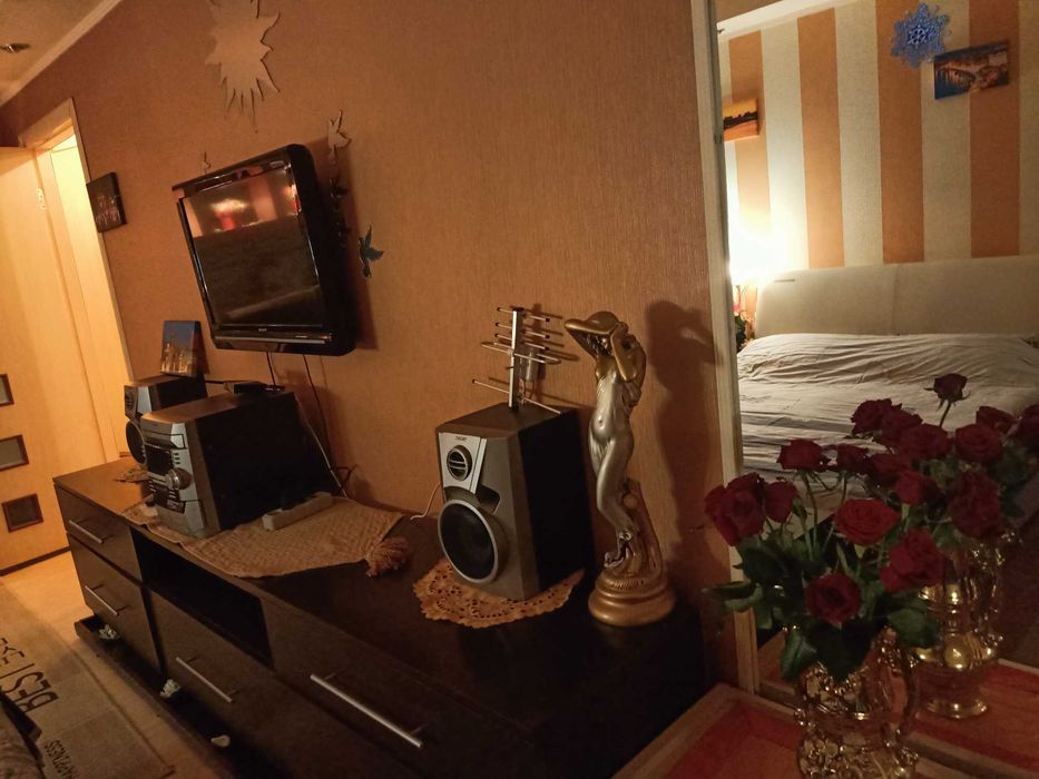 2 комнатная - 1 этаж, ул Братиславская, центр Серца, рынок Троещина!