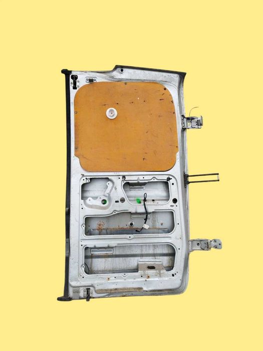 Задняя левая дверь Mercedes Vito 639