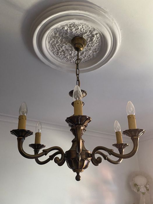 Candeeiro em metal de seis lâmpadas