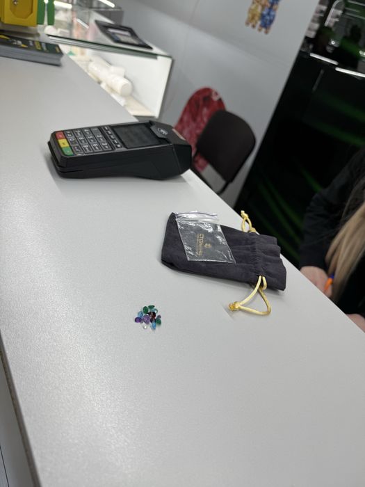 Драгоценные камни бриллианты 14 шт для  украшений в кольца и серьги