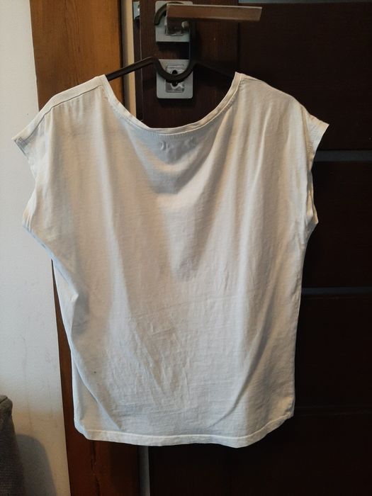 Biała bluzka z złotymi akcentami | Reserved