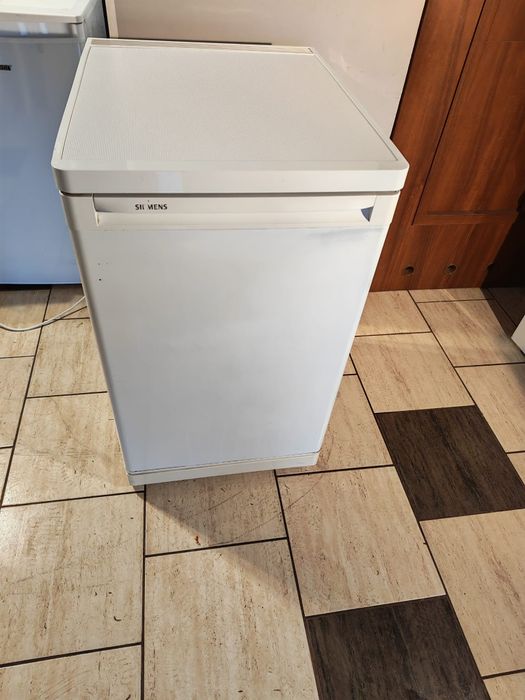 Piękna mała zamrażarką Siemens  AG