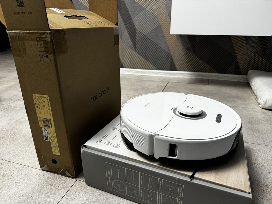 Продам пилесмок roborock s 8