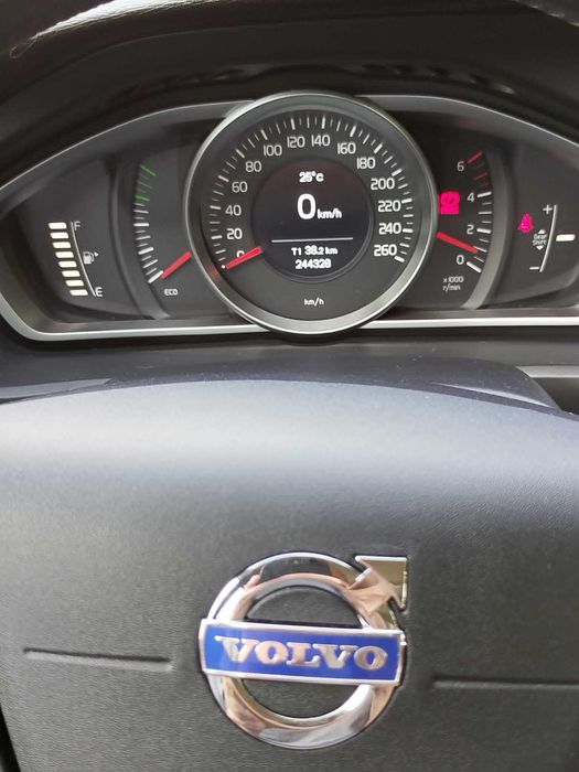 Volvo V40 2015 / 2.0 Diesel