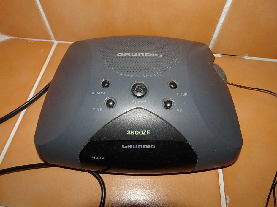 radiobudzik Grundig