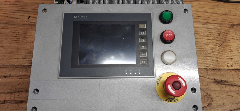 plc abb pm 581 rozszerzenia analogowe i cyfrowe z panelem i przyciskami