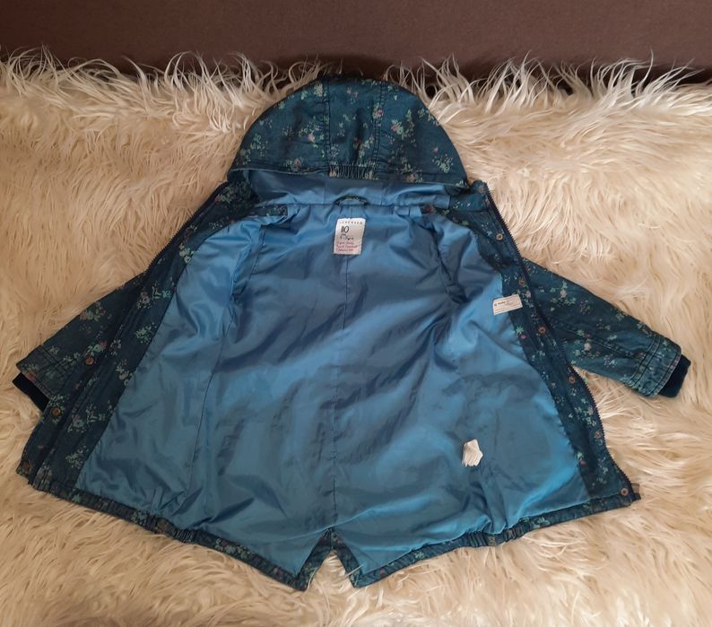 Джинсова куртка на дівчинку 110 зріст.