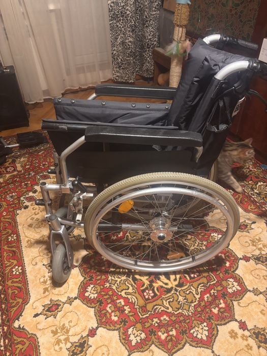 Продам инвалидное кресло