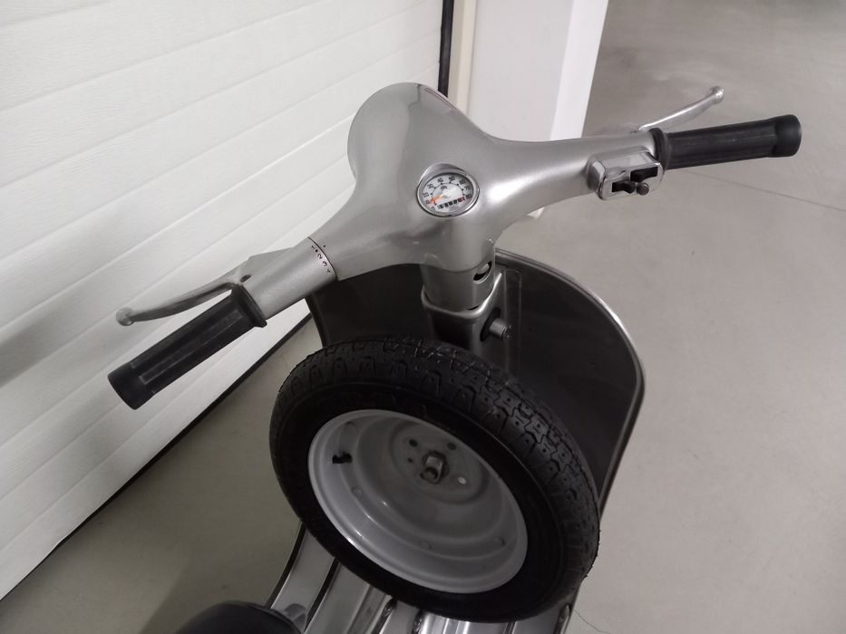 Vespa 50S edição limitada apenas 174km