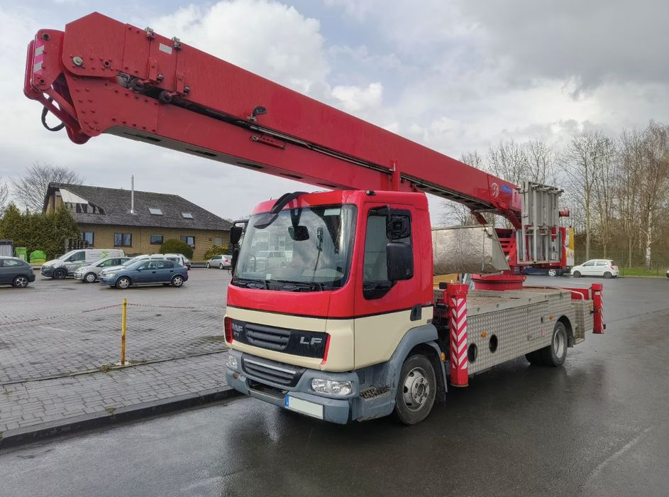 Żuraw dekarski dźwig budowlany szybkomontujący szybkiego montażu | DAF LF 45.180 KLAAS K29-34 TS | 2012 | 79 955 KM | KLAAS K29-34 T |