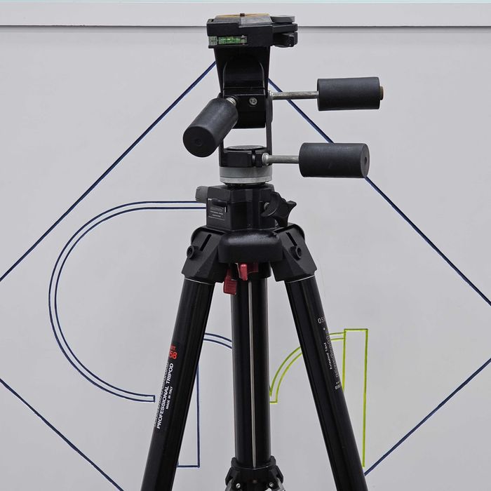 Tripé Manfrotto 058B + Cabeça 029 MK2 (3-Way)