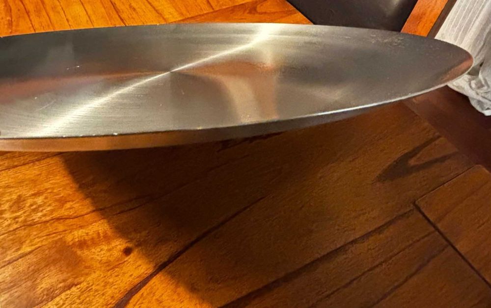 Centro de mesa em metal escovado