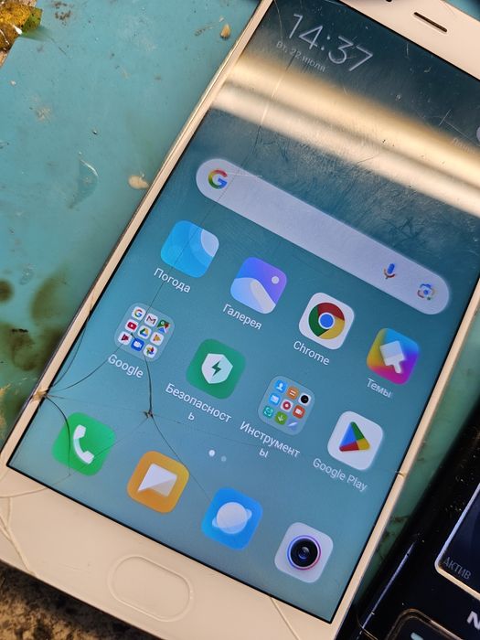 старые мобильные телефоны