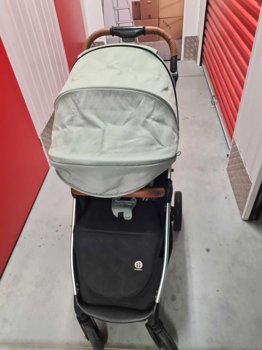 Wózek spacerowy Petite&Mars Royal