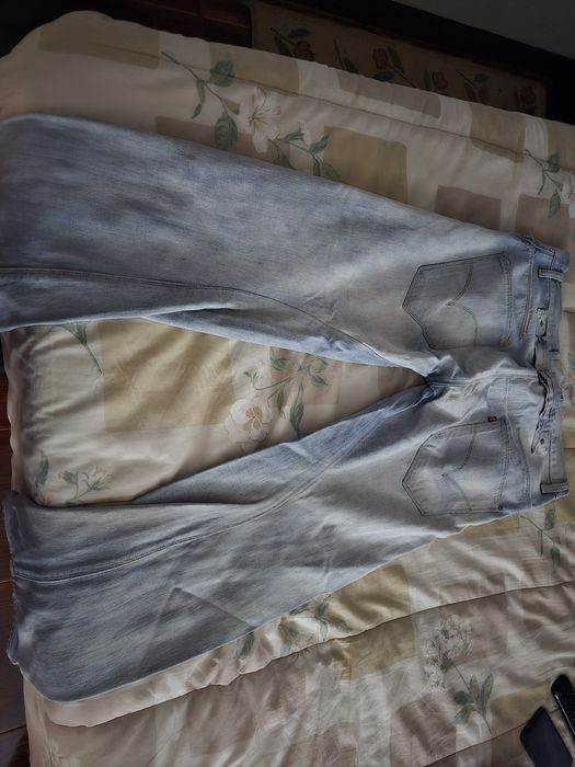 Dois pares calças levis engineered originais em bom estado