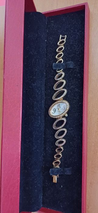 Наручний годинник