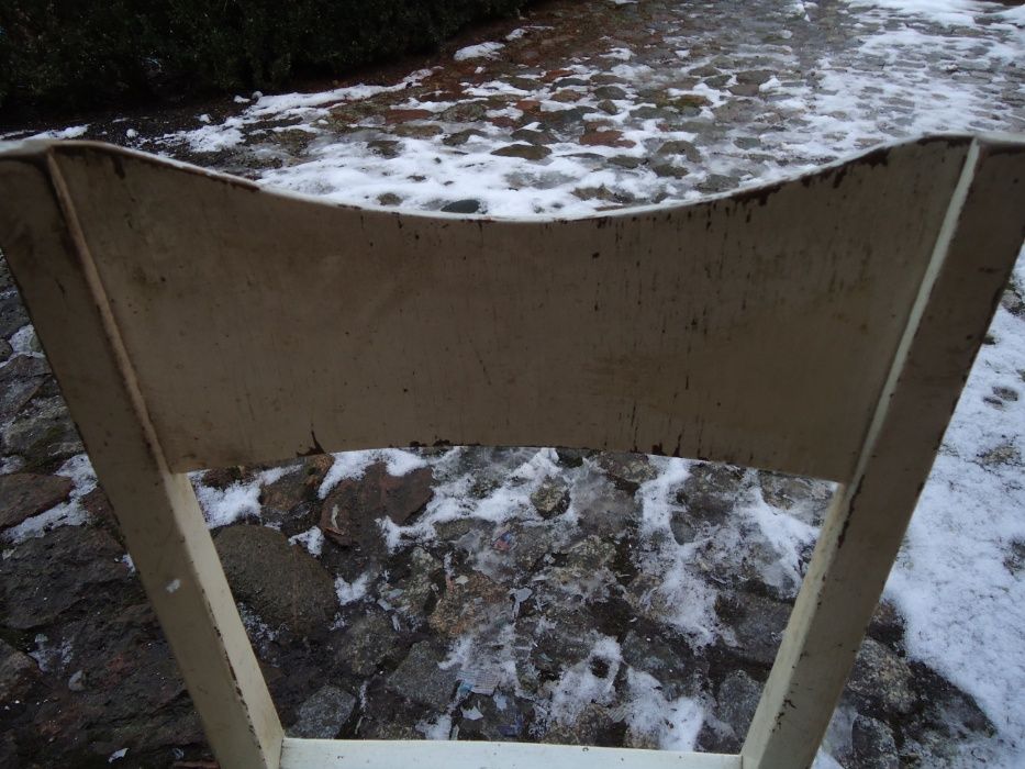 Krzesło drewniane z PRL