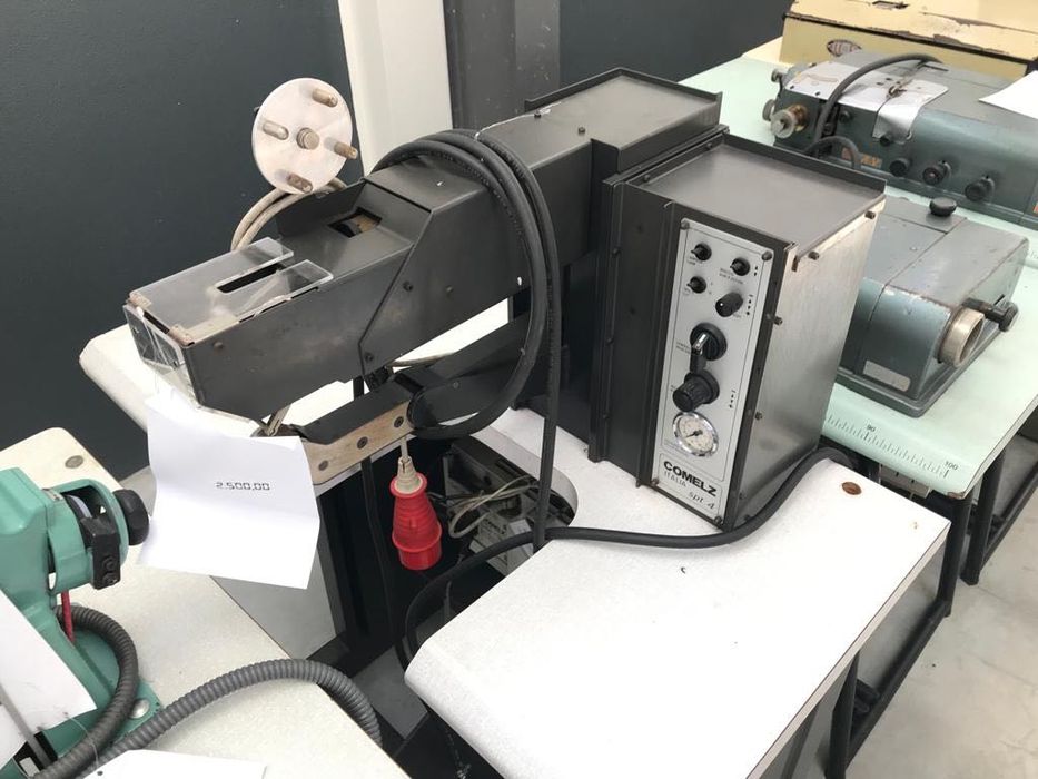 Máquina de rebater COMELZ