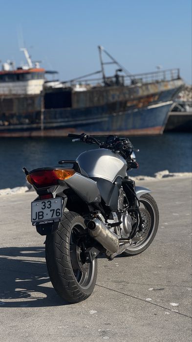 Honda CB500F.