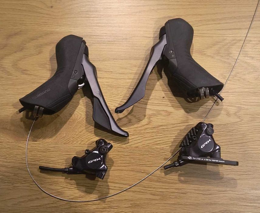 Sprzedam klamkomanetki hamulce SHIMANO GRX 820