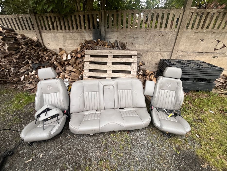 Oddam za daromo fotele alfa romeo 156