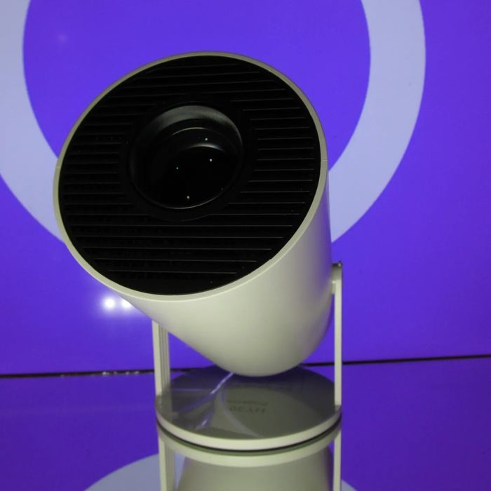 Новий смарт проектор.