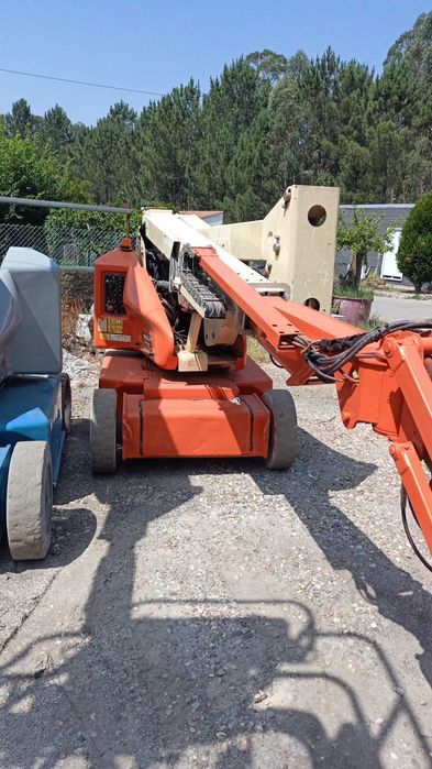Plataforma articulada electrica JLG 14 mts