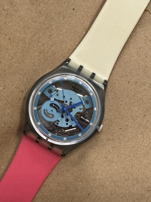 Годинник swatch