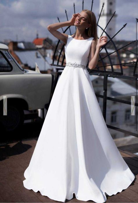 Продам весільну сукню.