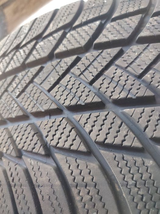 235 45R20 Bridgestone