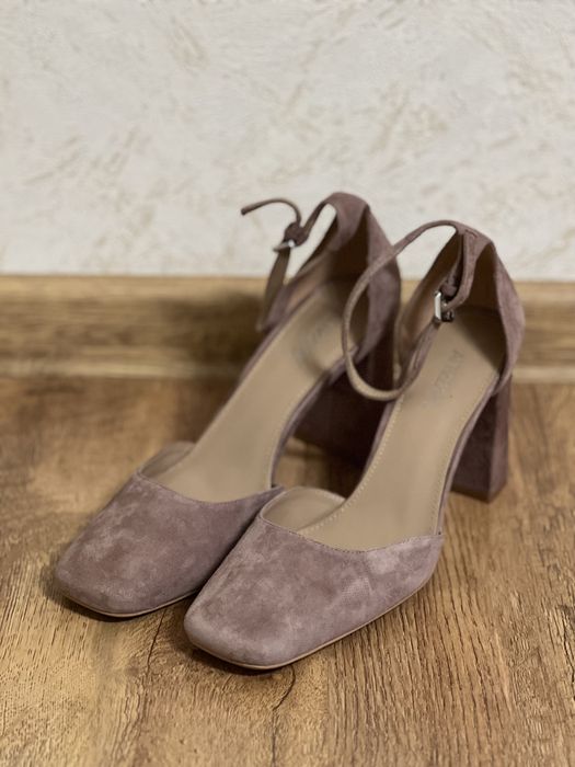 Босоніжки Attizare