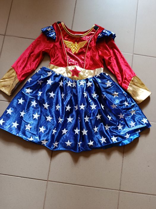 Strój karnawałowy Wonder Woman na 110-116 cm Dunnes