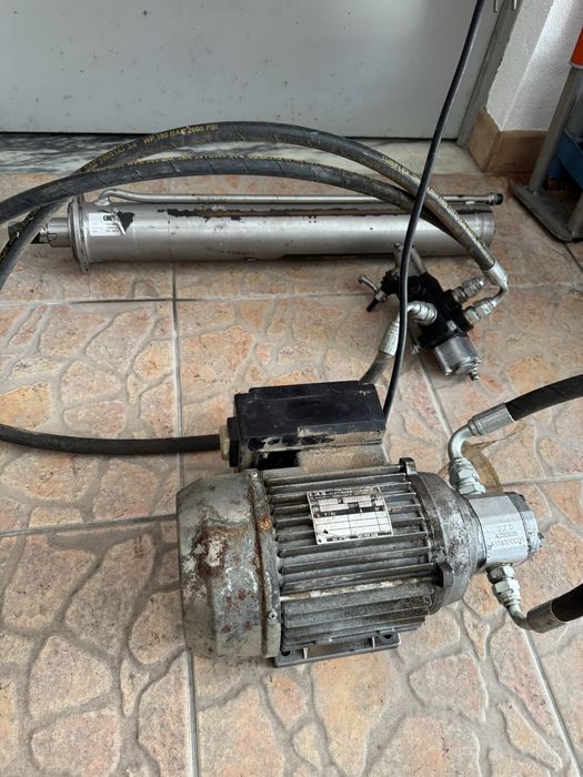 Rachador de Lenha Dormak 8 toneladas - Motor e Hidráulico impecáveis