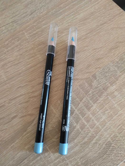 2 nowe blekitne kredki do oczu