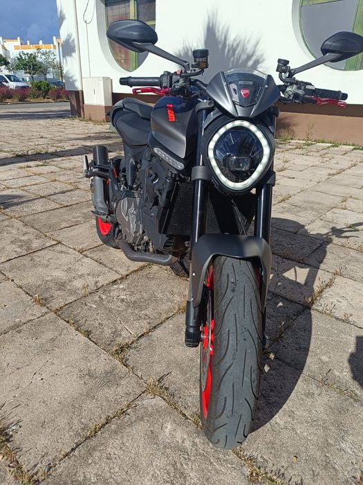 Ducati Monster 937 aviator grey + Plus