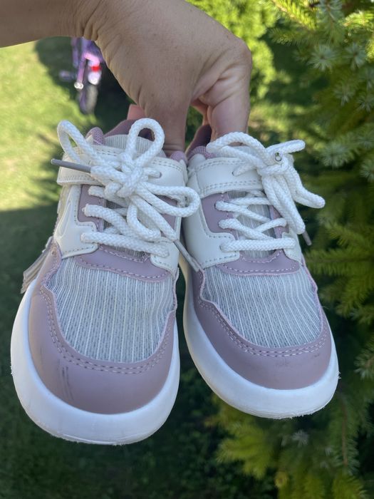 Кросівки том р 28 дівчинка