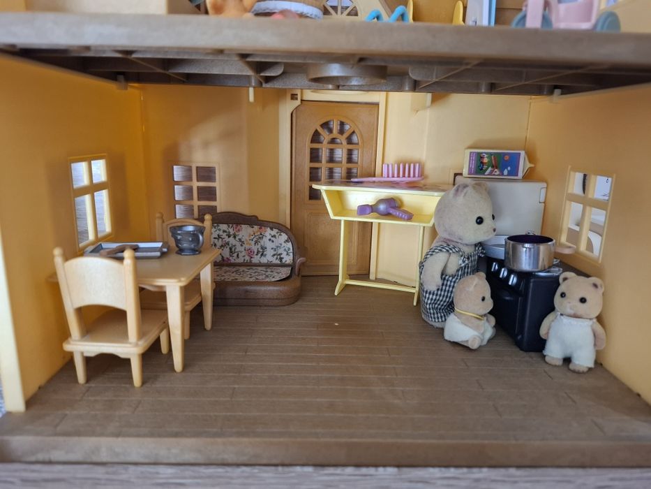 Продам Sylvanian familias будинок