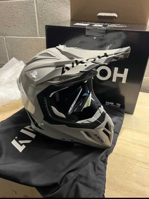 Airoh Twist 3, Aviator 3 , Aviator Ace 2, Commander 2