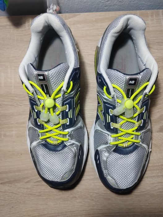 Красиві кросівки NB