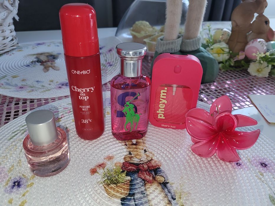 Super zestaw perfumów gratis kosmetyczka i spinka