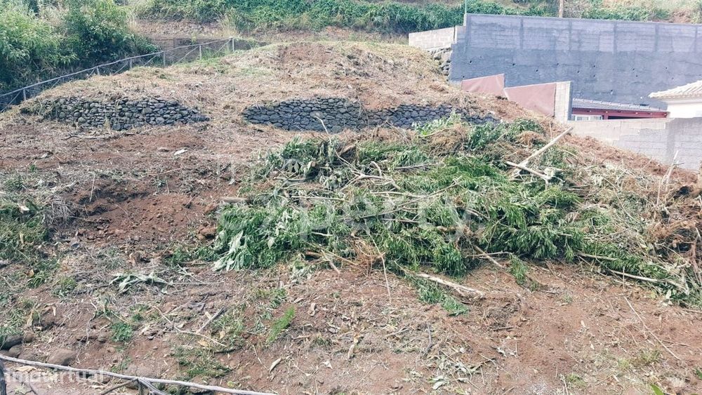 Terreno rústico com 450m² em Gaula, Santa Cruz, Madeira