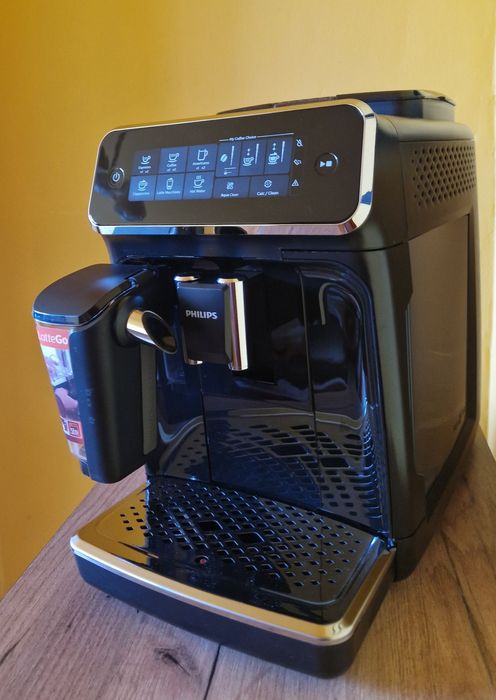 Ekspres Philips Latte Go EP3243. Seria 3200