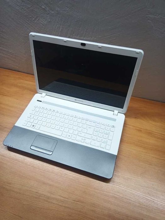 Laptop AMD/16GB Ram/SSD128GB+HDD1TB/Win10/17.3` FullHD dwie baterie