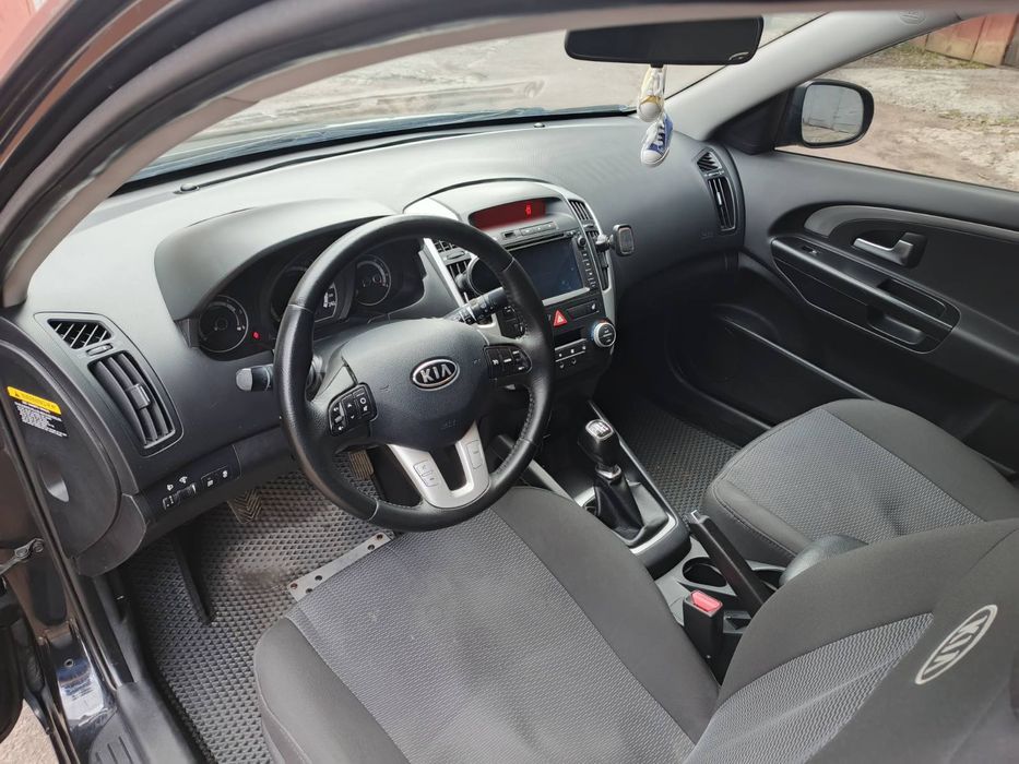 Автомобіль Kia Сeed 2012